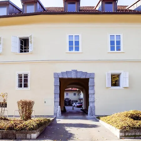 Oasis-with Parking 류블랴나