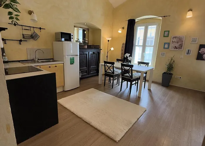 Oasis-with Parking Apartament